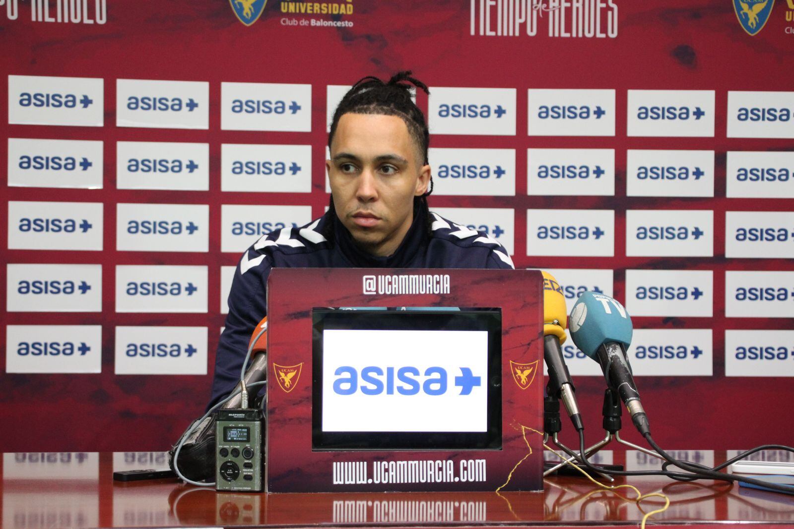 Travis Trice en la sala de prensa del Palacio