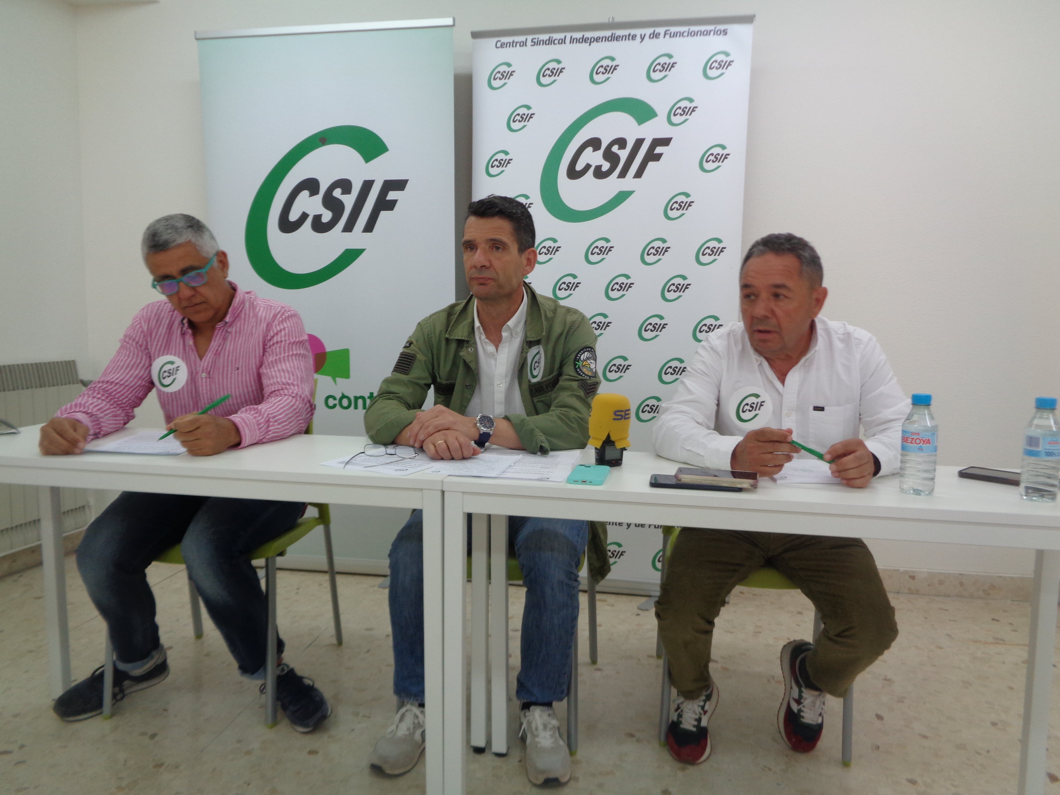 De izq a dcha, Nicolás Pérez, Carlos Rincón y el presidente autonómico de administración del sindicato, Agustín Marcos