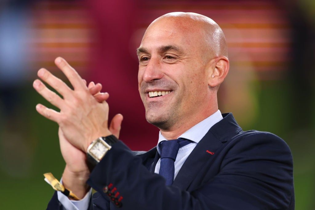 Rubiales celebra la victoria de España en el Mundial femenino.