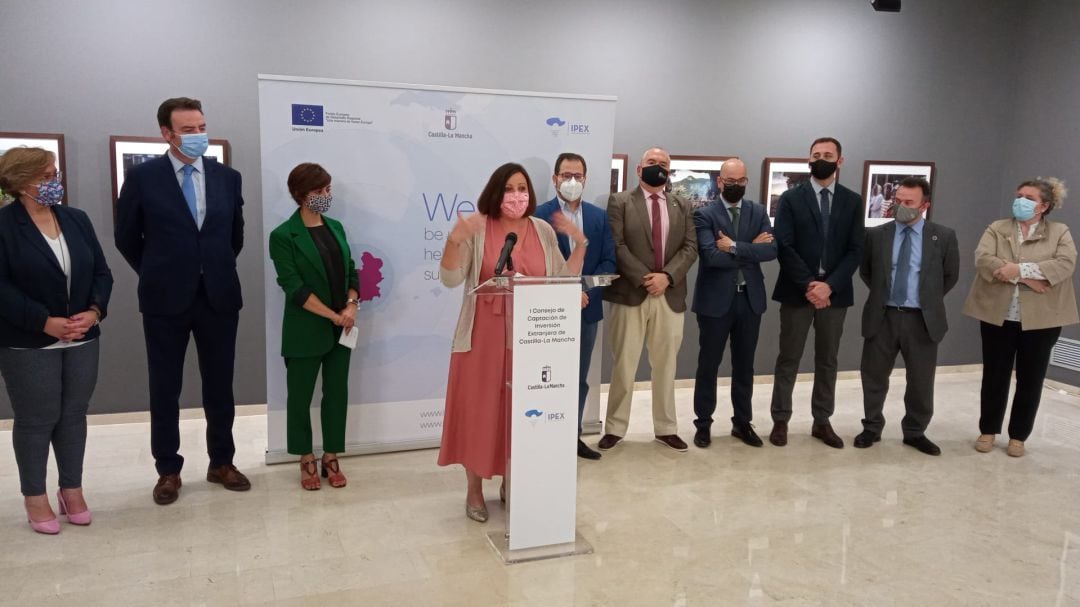 Patricia Franco, junto a los participantes en la primera reunión del Consejo de Captación de Inversión Extranjera de Castilla-La Mancha