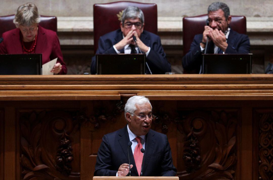 Antonio Costa, primer ministro de Portugal, habla en la palestra del Parlamento luso. 