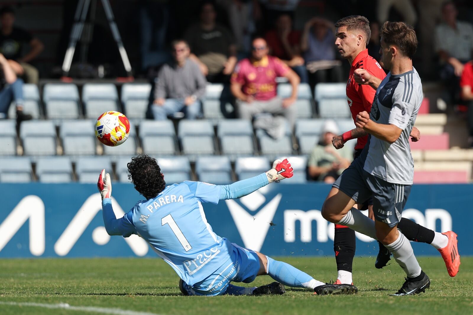 Imagen del partido en Tajonar entre Osasuna Promesas y Racing (foto: Racing Club Ferrol)