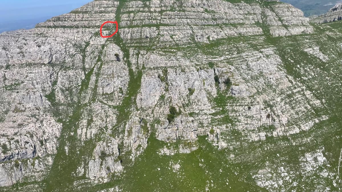 Fallece la vecina de Gama tras caerle una piedra y precipitarse 200 metros en Los Pozos de Noja