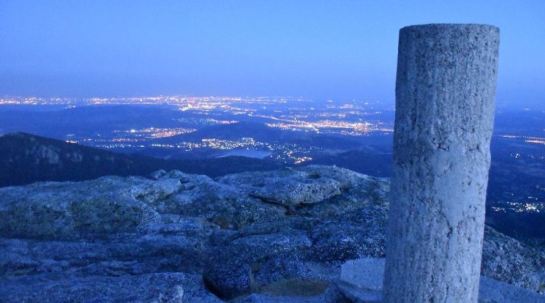 Senderismo nocturno en la Sierra de Madrid