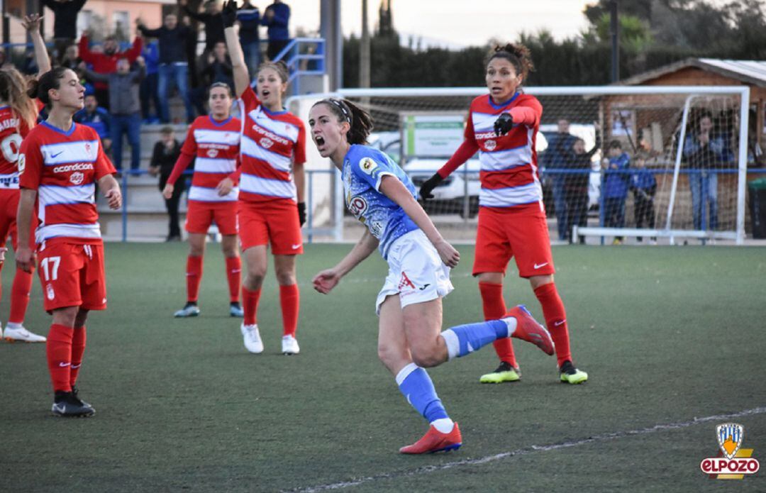 Ana López celebrando el empate