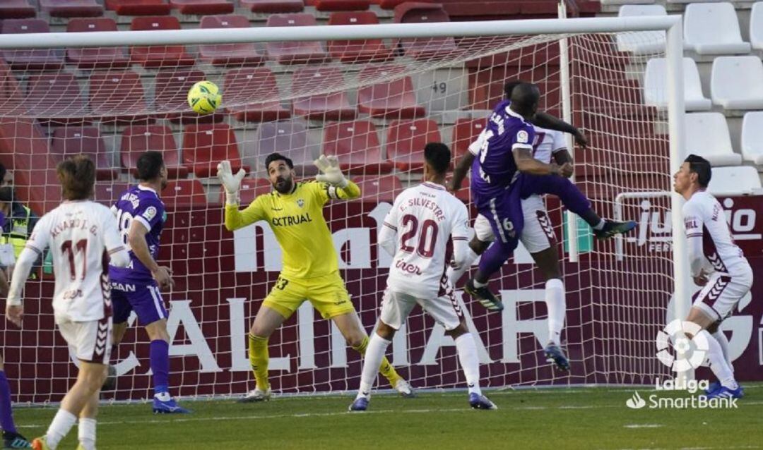 Momento en el que Babin logra el 0-1 en el Carlos Belmonte.