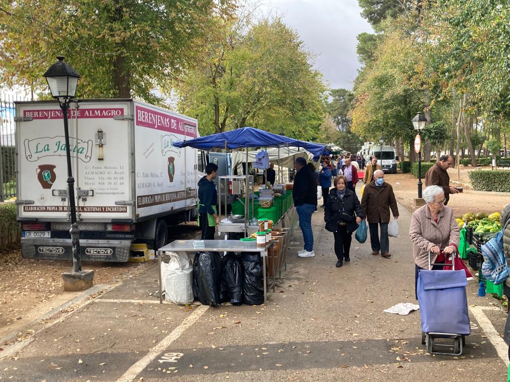 Imagen de archivo del mercadillo de los jueves en Valdepeñas (Ciudad Real)