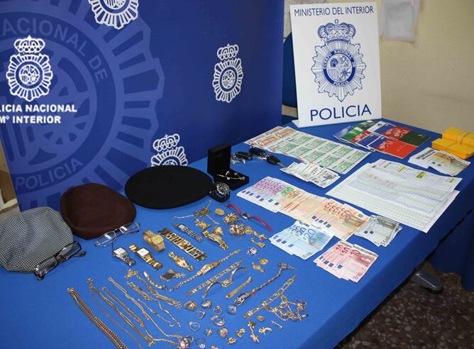 La Policía Nacional detiene a siete miembros de una familia de timadores por el método del &quot;tocomocho&quot;