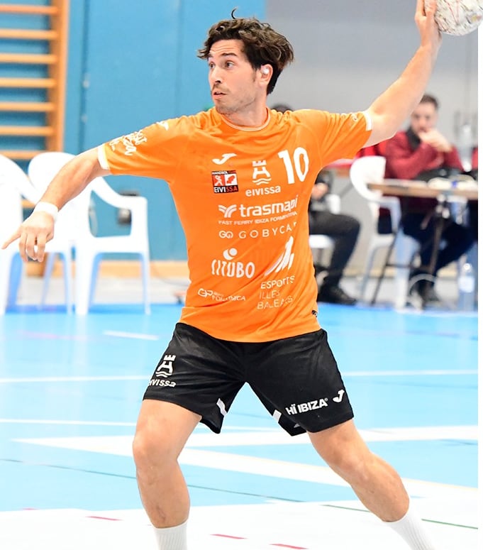 Victor Sancho da el salto a la Asobal