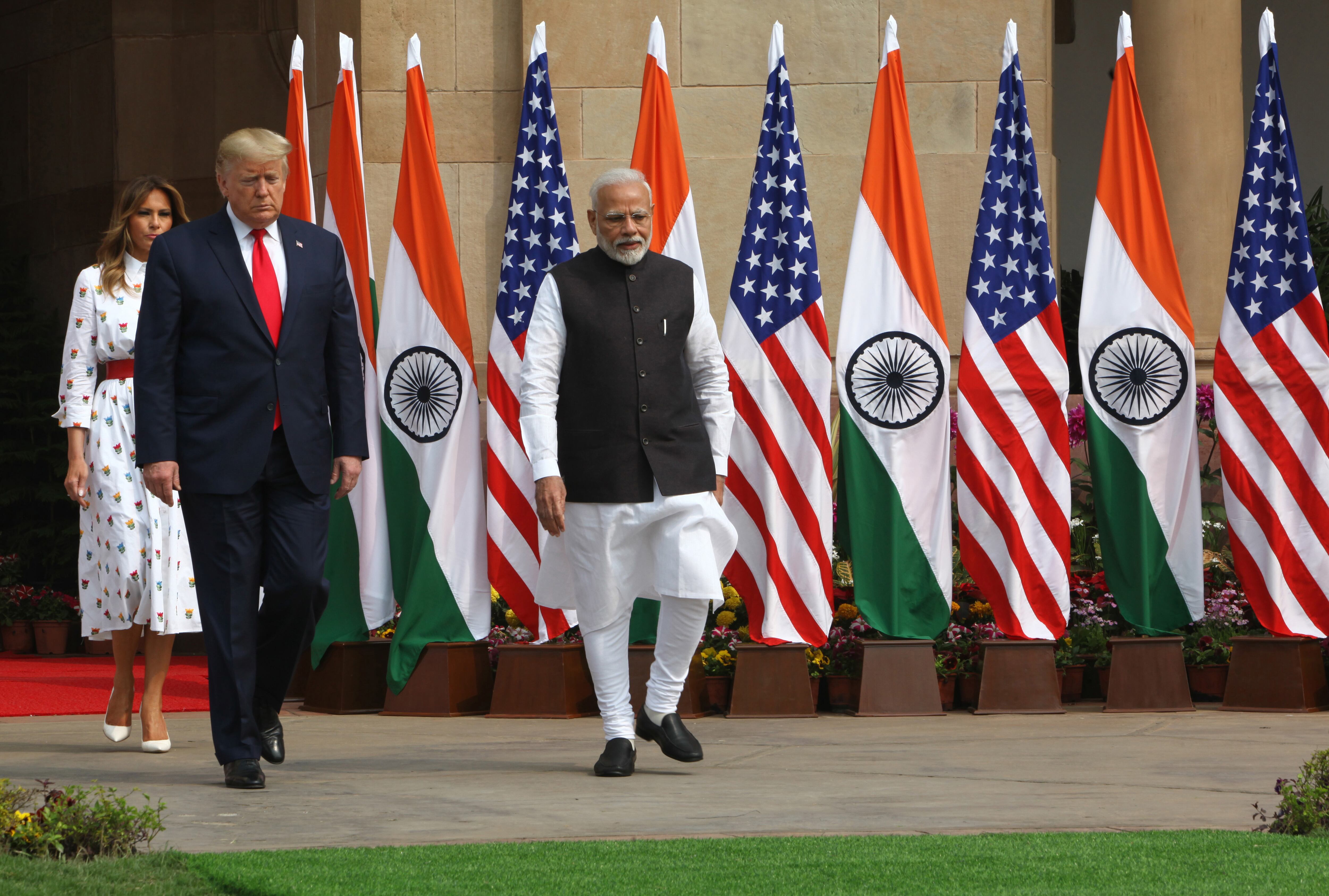 Donald Trump, Melania Trump y el primer ministro indio Narendra Modi en una fotografía de archivo