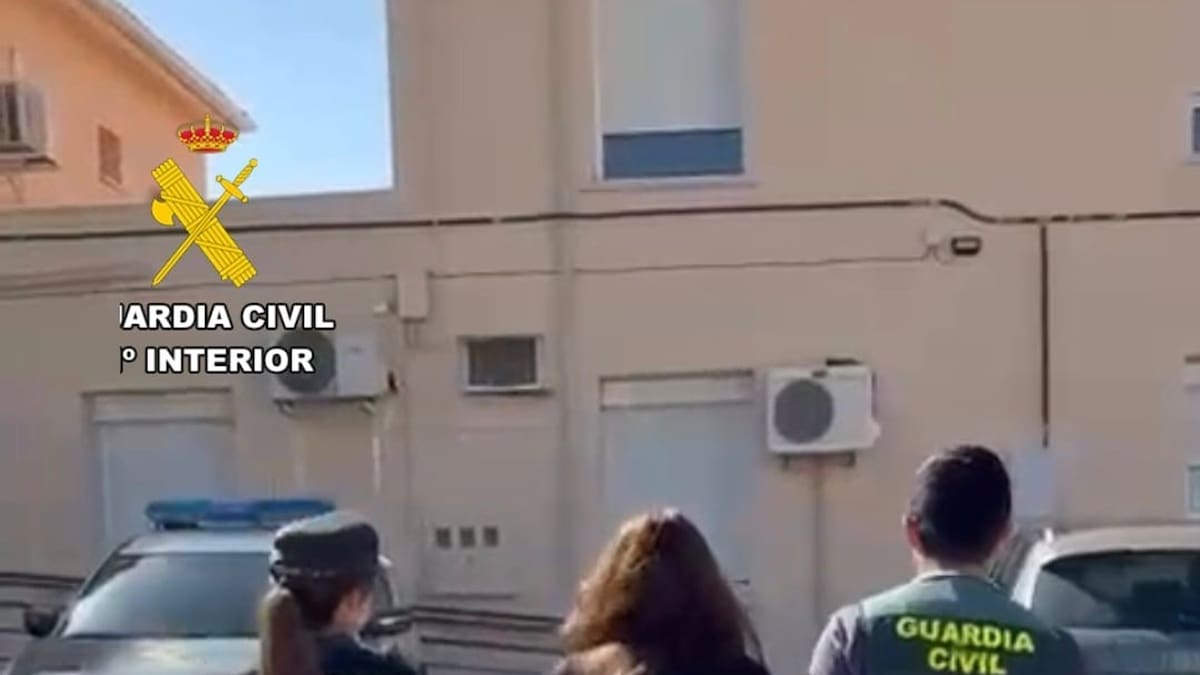 Detenidos siete miembros de un banda de robos de máquinas de tabaco y tragaperras en gasolineras en Ourense