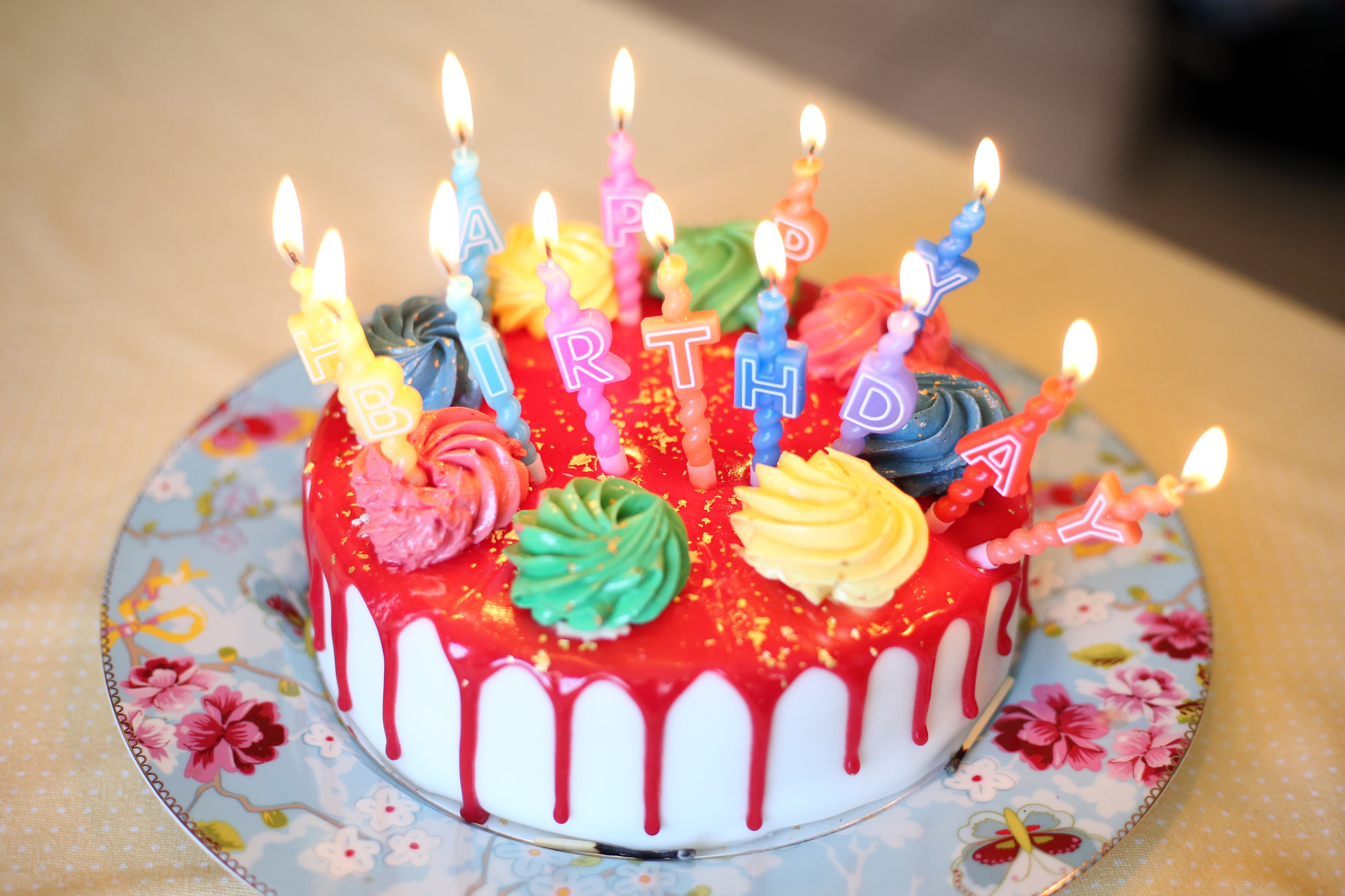 Una tarta de cumpleaños.