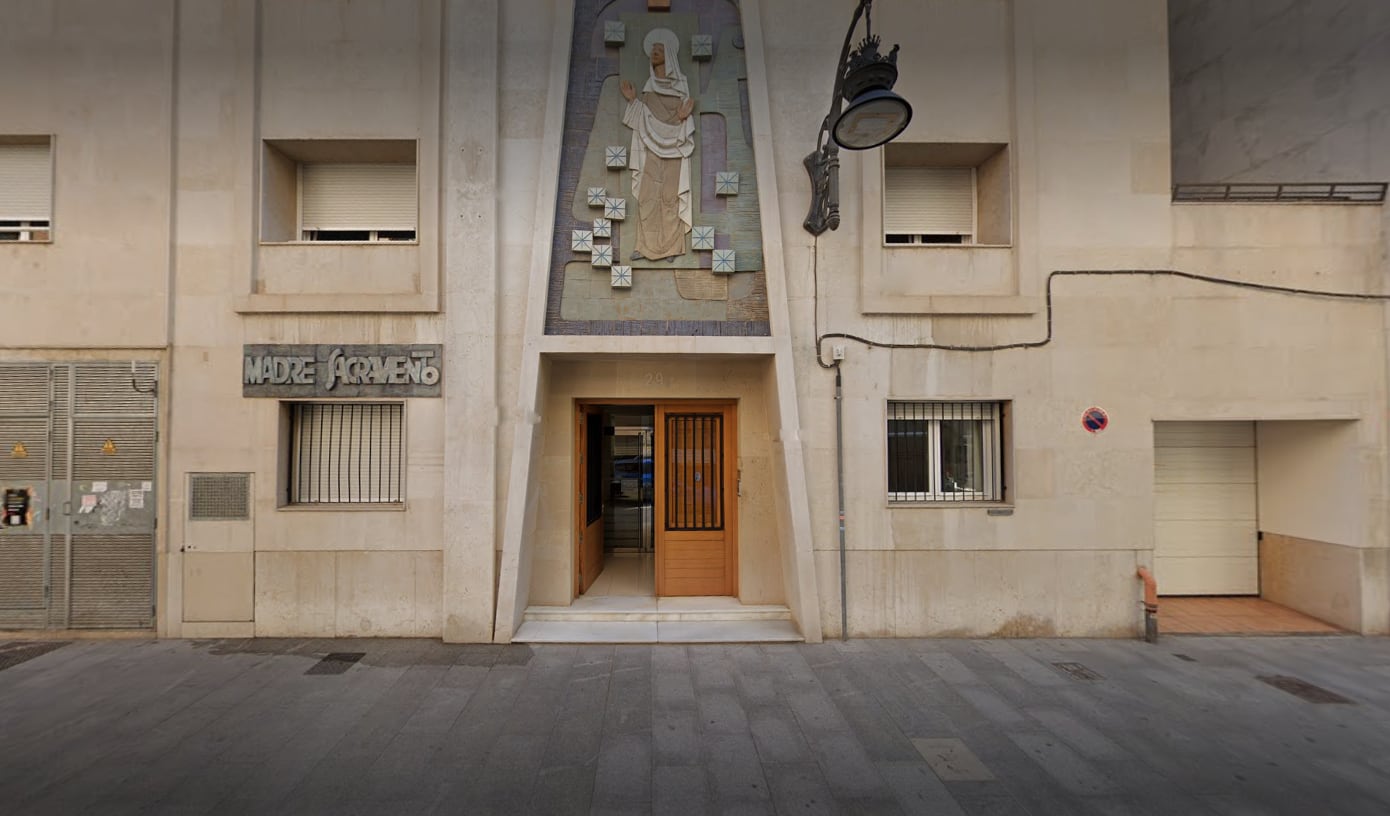 Centro del Patronato de Protección a la Mujer de Adoratrices Madre Sacramento (València)