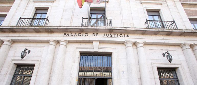 Fachada exterior del edificio de la Audiencia Provincia. de Valladolid
