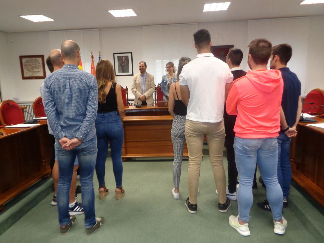 Imagen de archivo de la toma de posesión de sus plazas de la última remesa de policías locales en septiembre del año pasado 