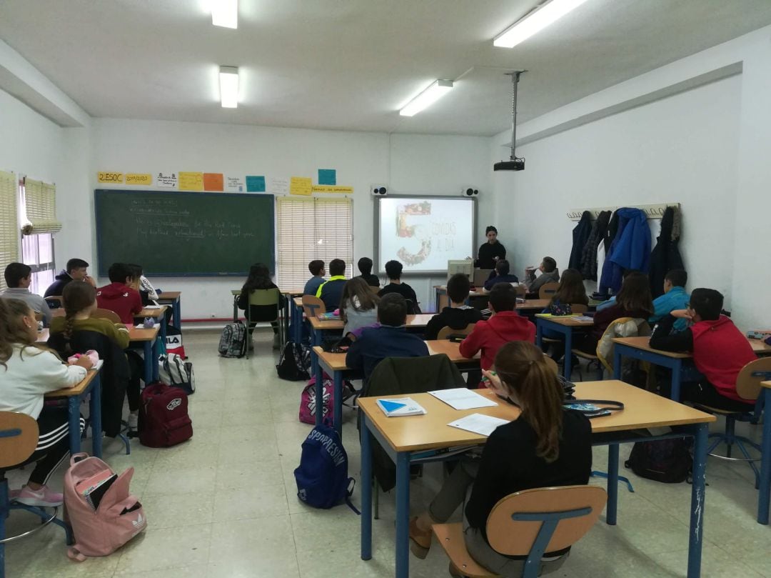 Taller en el que participan jóvenes villacarrillenses.