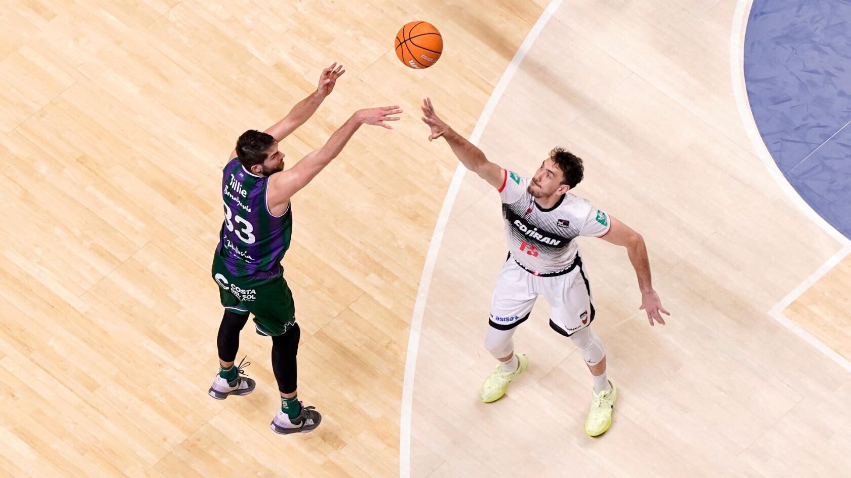 El ala-pívot francés del Unicaja Killian Tillie, fue el mejor del partido ante el Covirán Granada