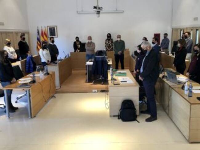 Minuto de silencio en el Consell de Formentera