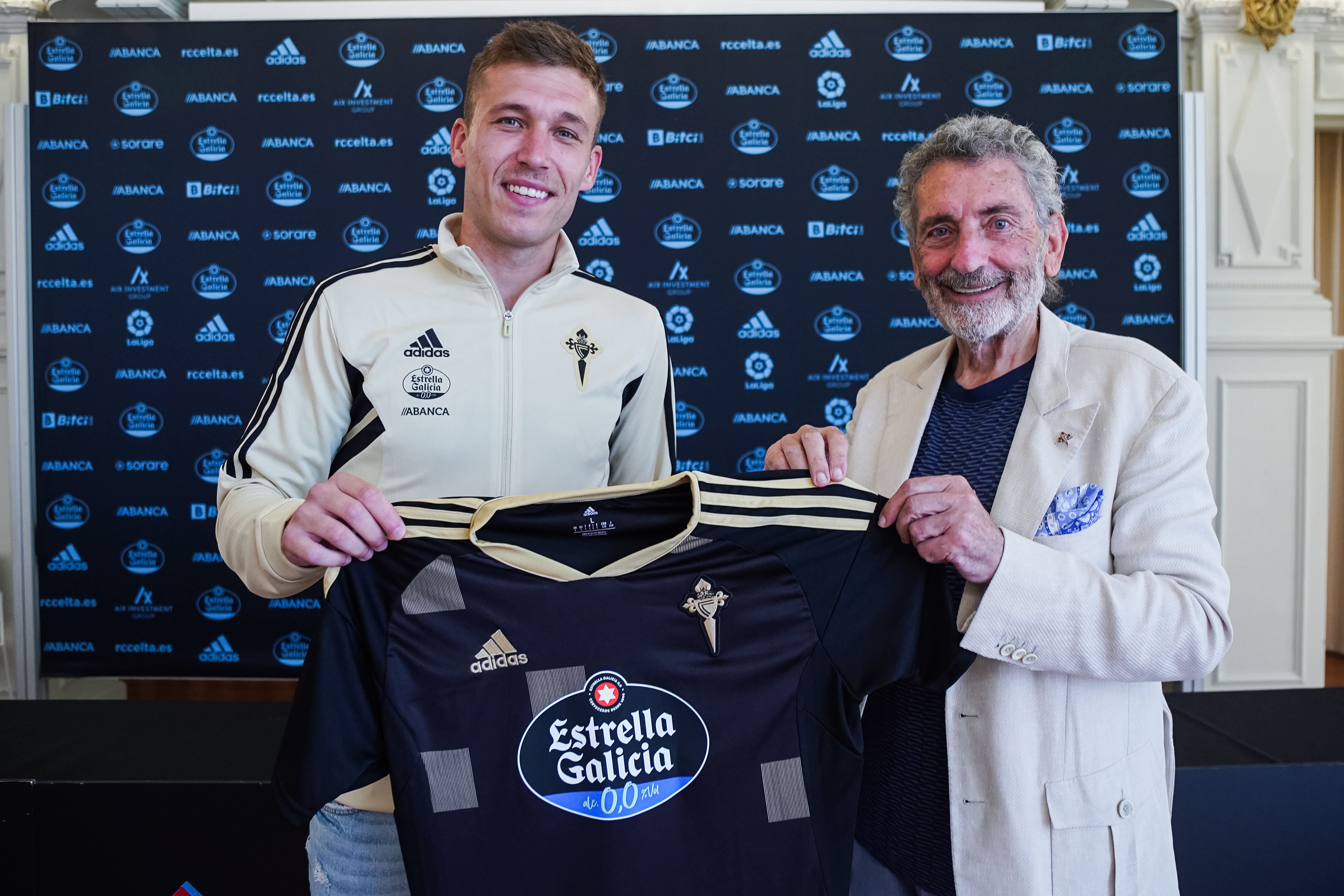 Rubén Blanco y Mouriño tras la renovación del mosense