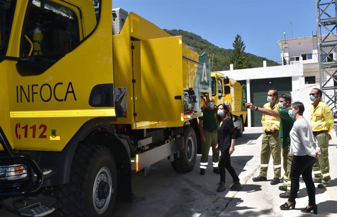 Presentación nuevos camiones autobomba en Jaén.