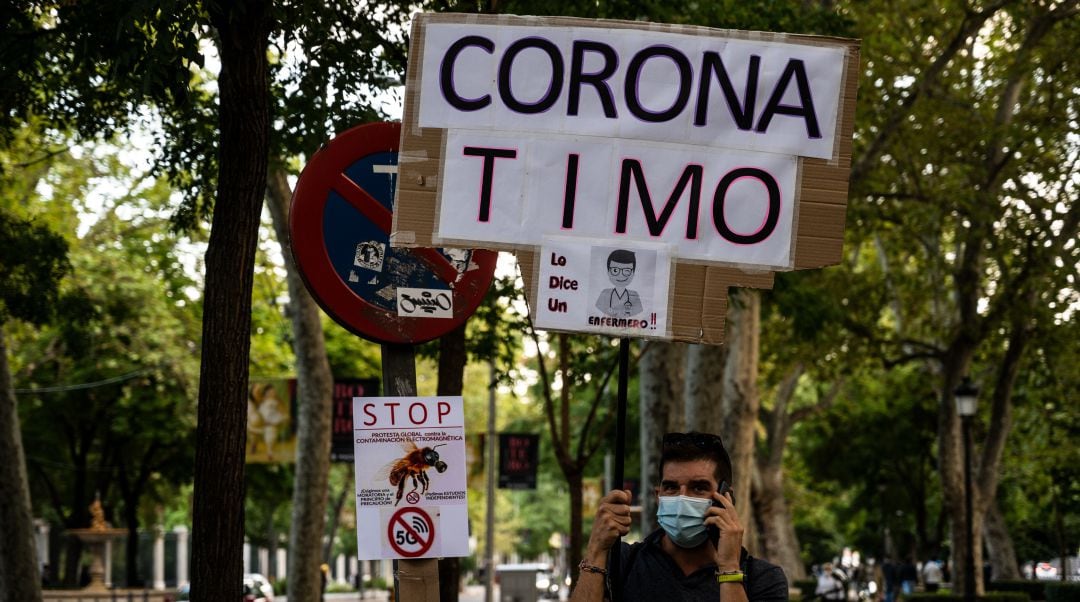 La doctora Elisa García pide a los negacionistas de la COVID-19 a que pasen un día de voluntarios en una planta de personas infectadas pero, eso sí, sin protección