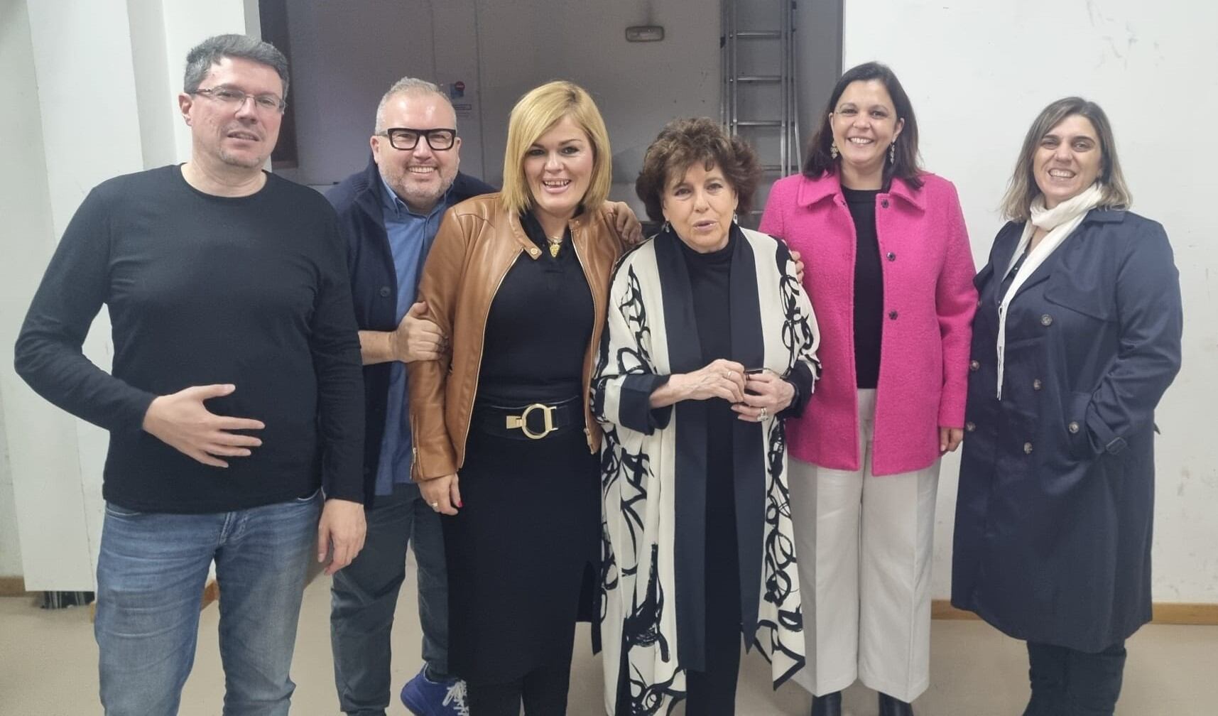 Digna Rivas, alcaldesa de Redondela, y el gobierno local en una imagen de archivo