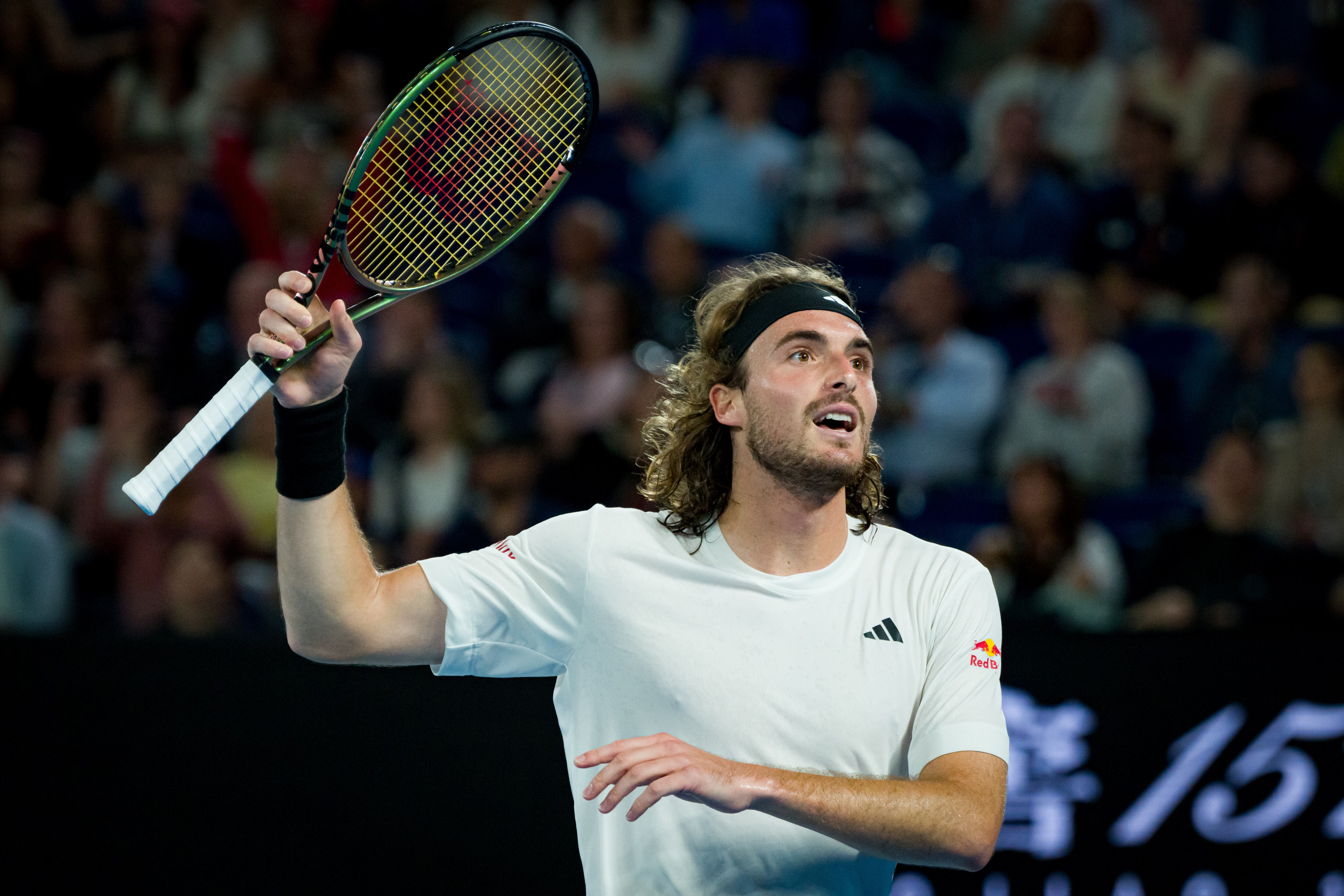 Stefanos Tsitsipas celebra su triunfo ante Sinner.