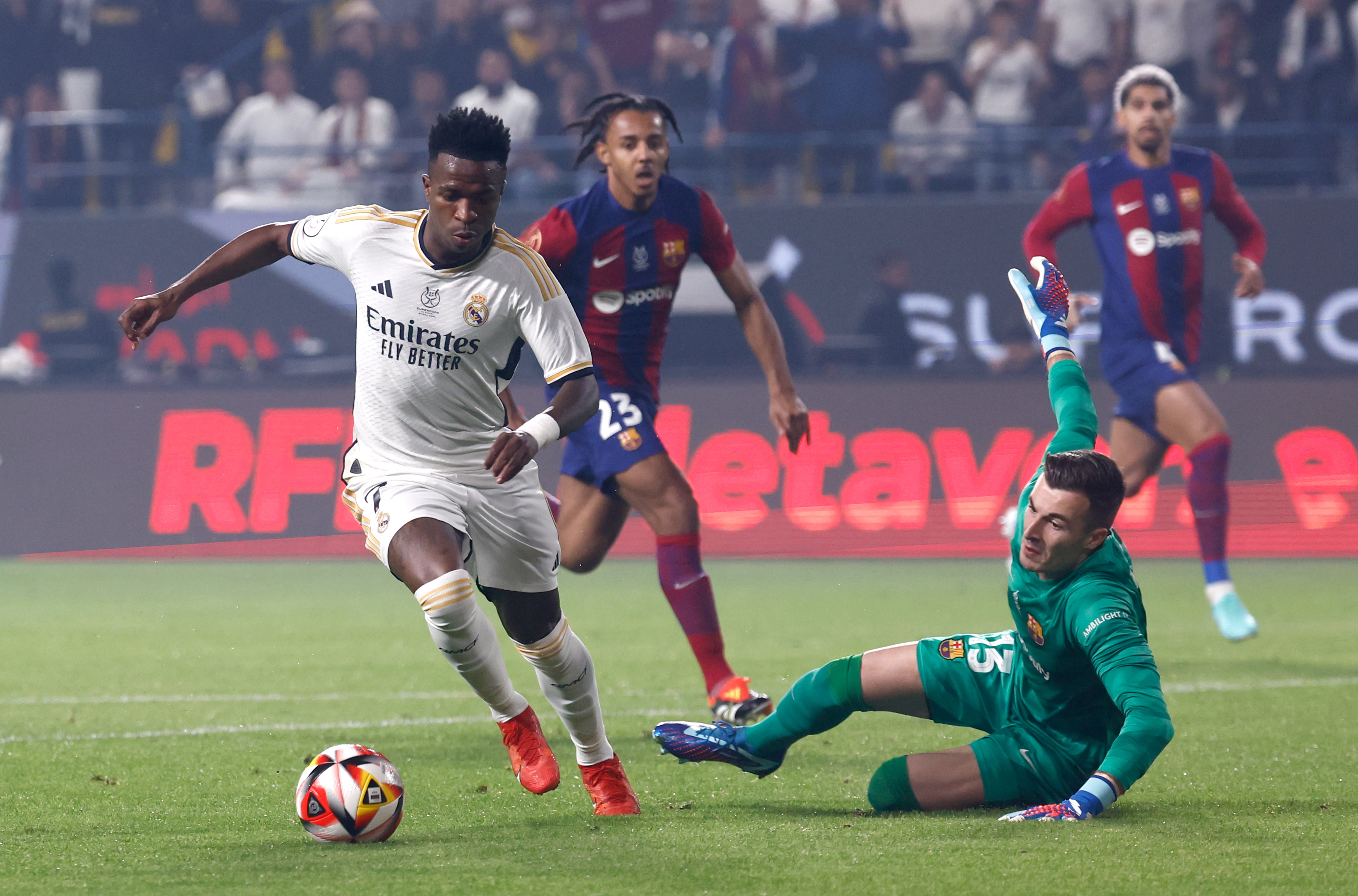 Vinicius Junior en el último Clásico entre Real Madrid y FC Barcelona. (Photo by Helios de la Rubia/Real Madrid via Getty Images)