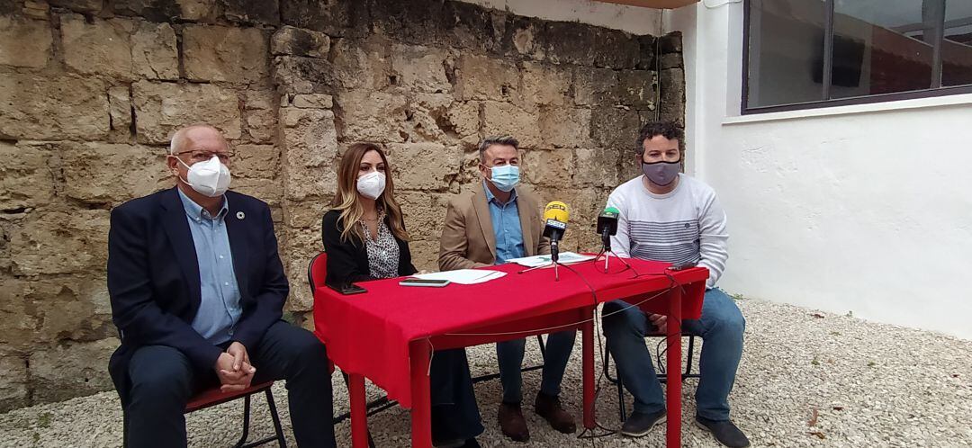 Comparecencia del PSPV-PSOE, en la sede de Dénia.