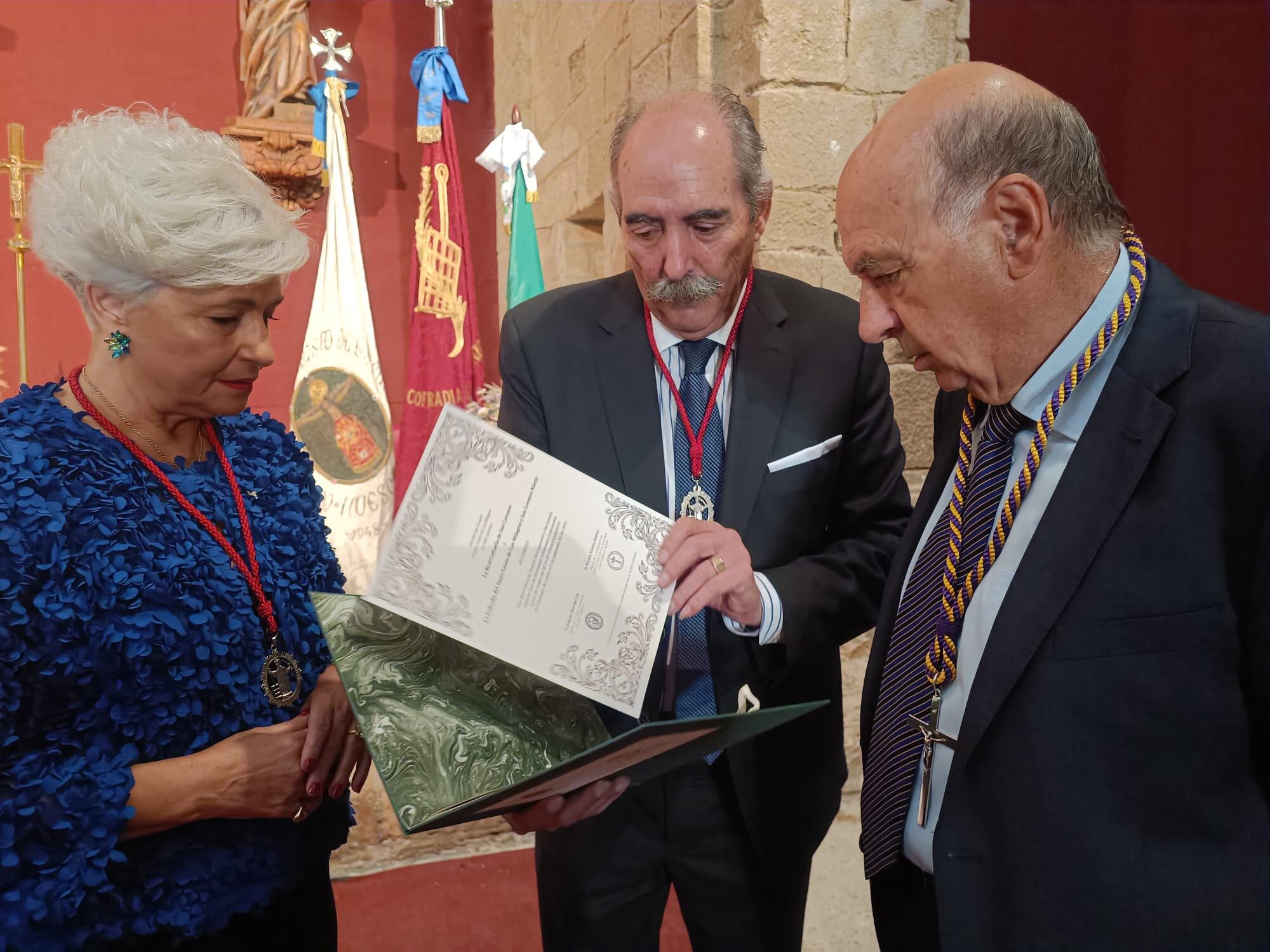 Carmen Urzola, Joaquín Almerge y Vicente Estévez