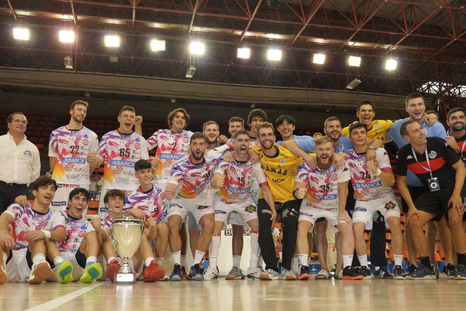 El Ademar celebró su quinta Copa