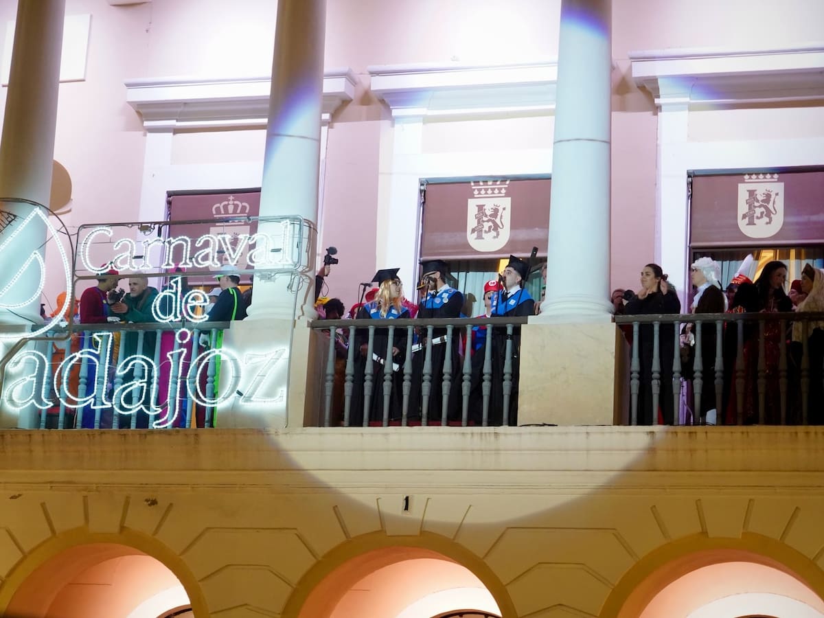 Los Sanguijuelas del Guadiana reivindican el orgullo rural en el pregón del Carnaval de Badajoz 2026