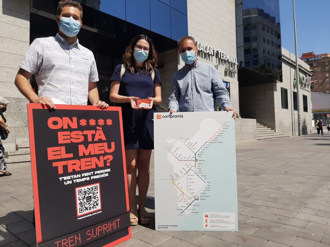 De izquierda a derecha: Gerard Fullana, Aitana mas y Naxto Bellido