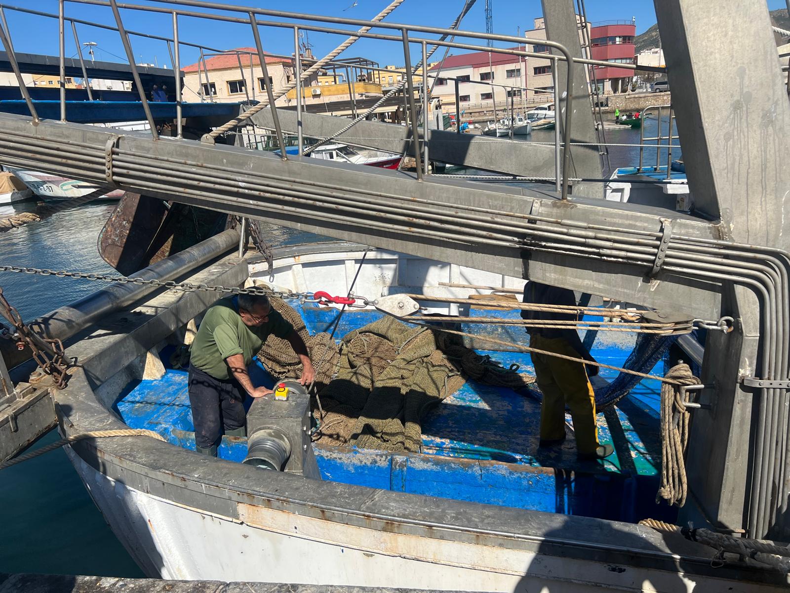 Los últimos pescadores de arrastre de Cartagena denuncian que se sienten "furtivos siendo trabajadores del mar"