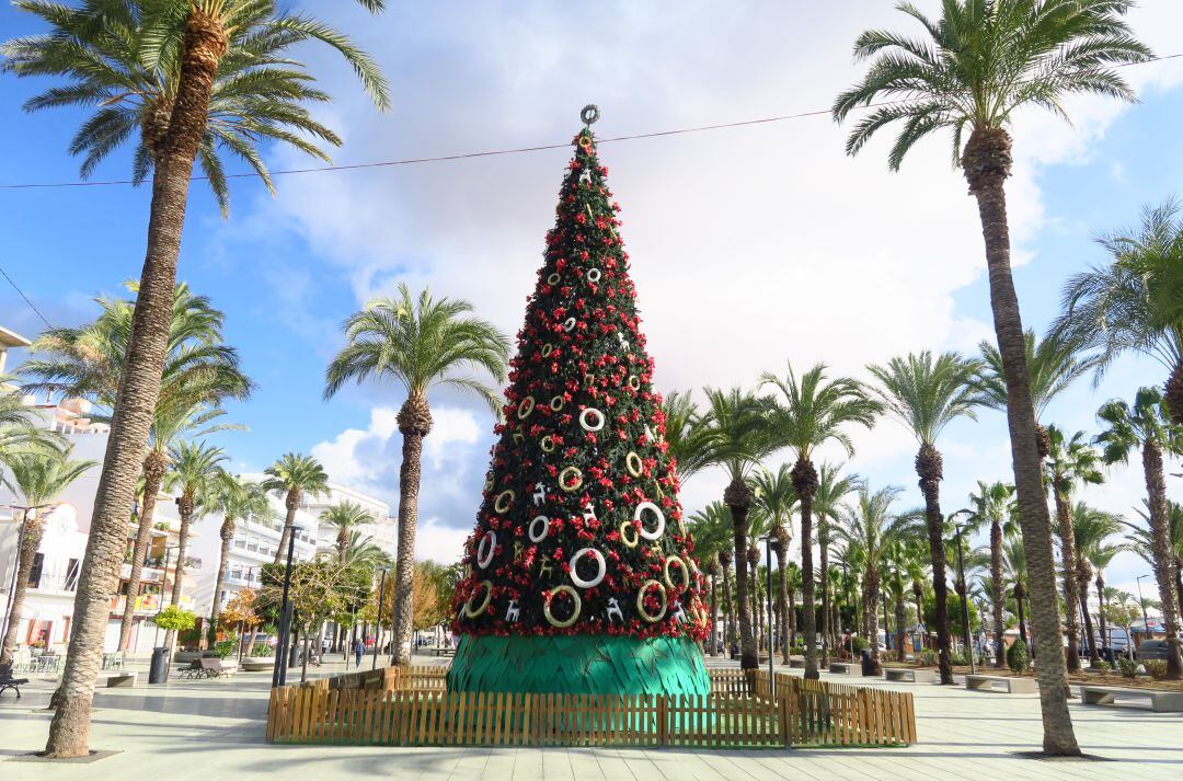 Imagen del árbol de Navidad del Paseo de las Fuentes