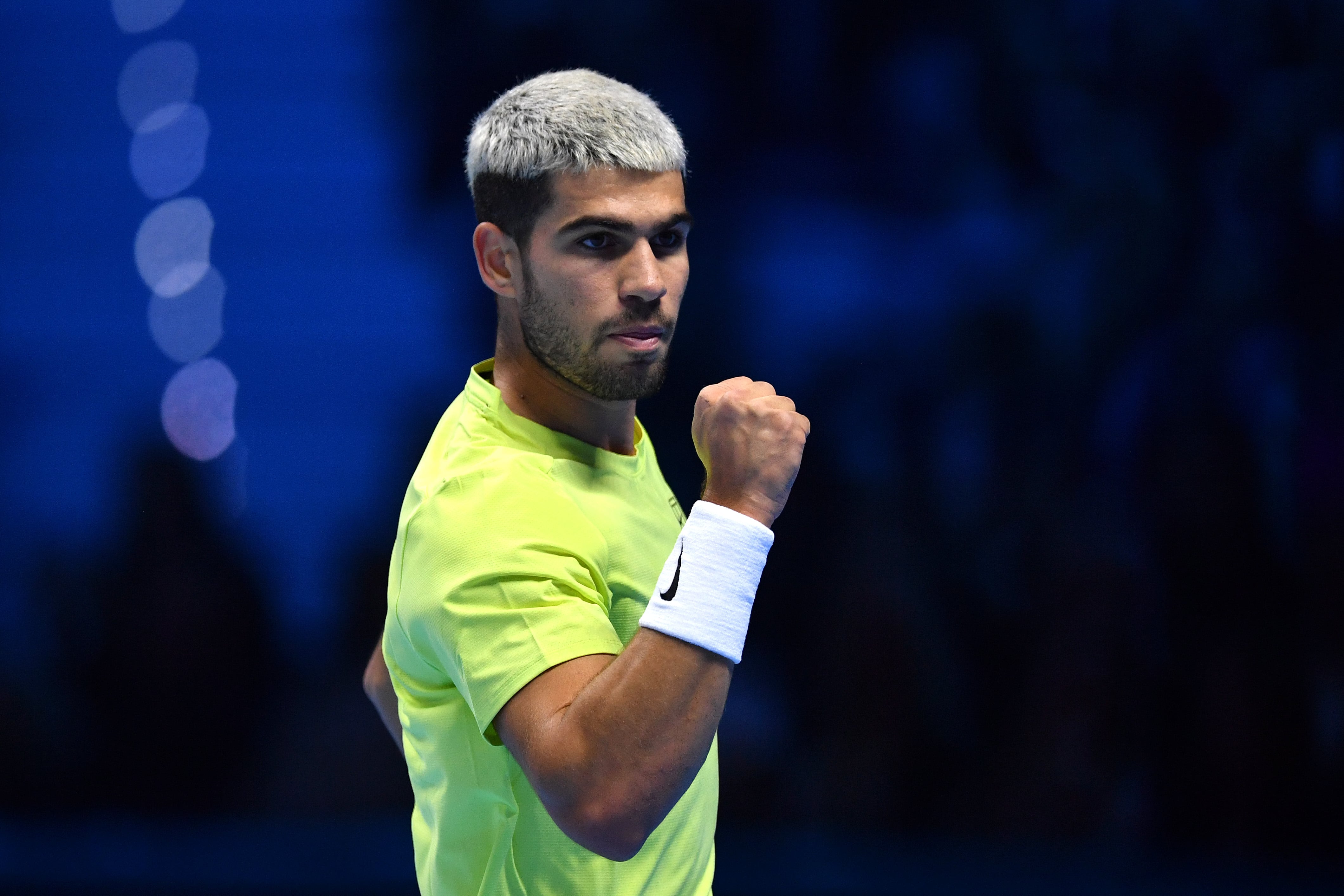 Carlos Alcaraz celebra un punto en las ATP Finals frente a Felix Auger-Aliassime