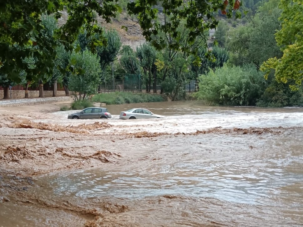 Las mentiras de Mazón sobre las alertas: no dependían de la Confederación del Júcar, que sí avisó de la rápida crecida