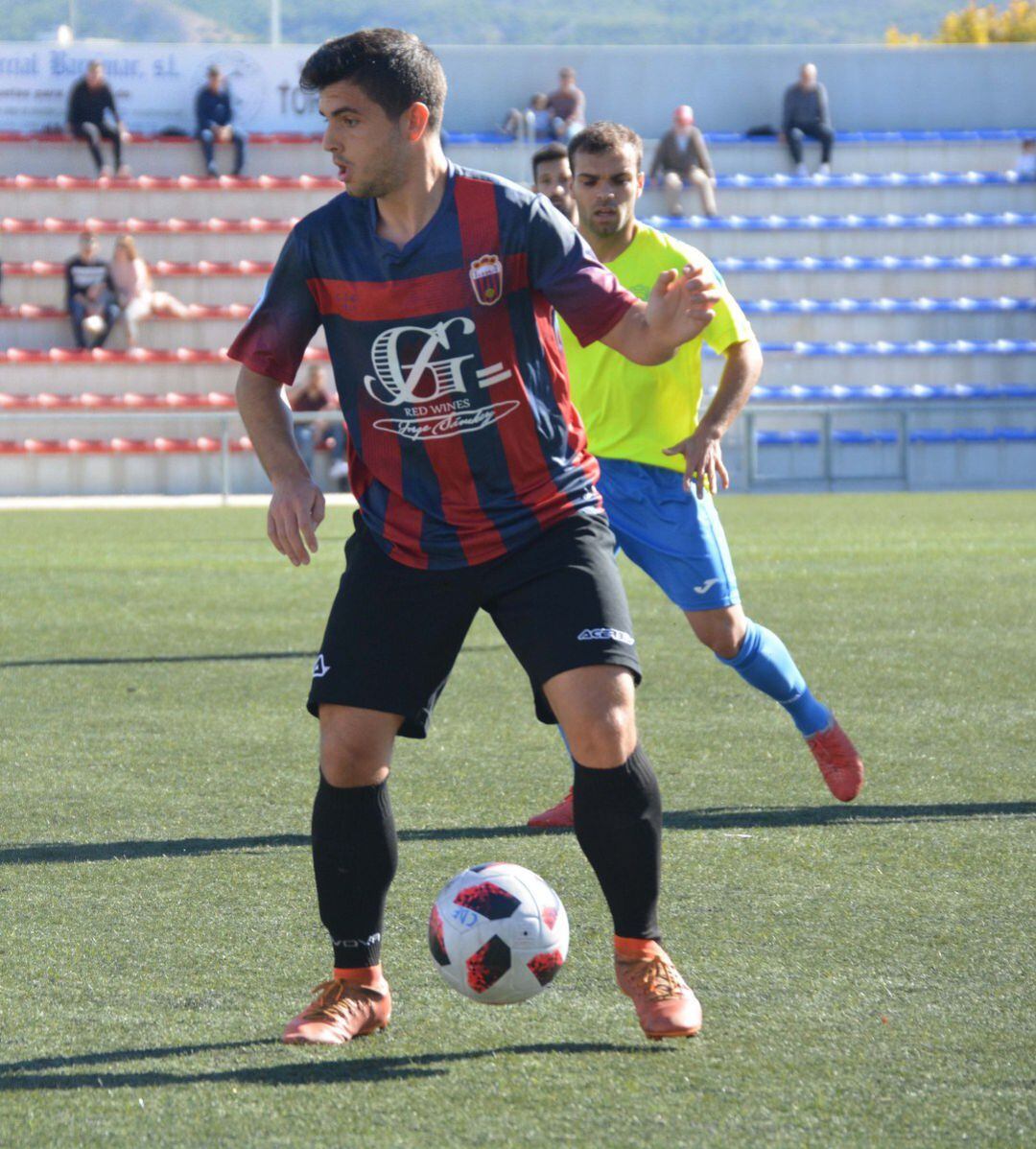 El canterano Mario Uclés gana protagonismo en el Eldense