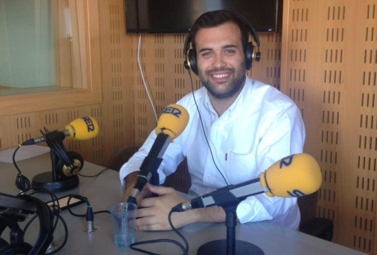 Luis Salaya en una entrevista en SER Cáceres