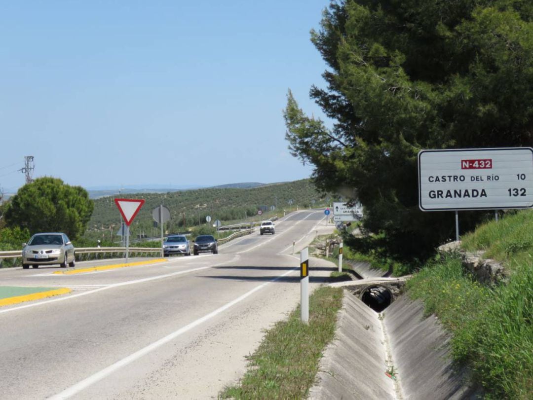 Panorámica de la N-432 en las cercanías de Castro del Río 