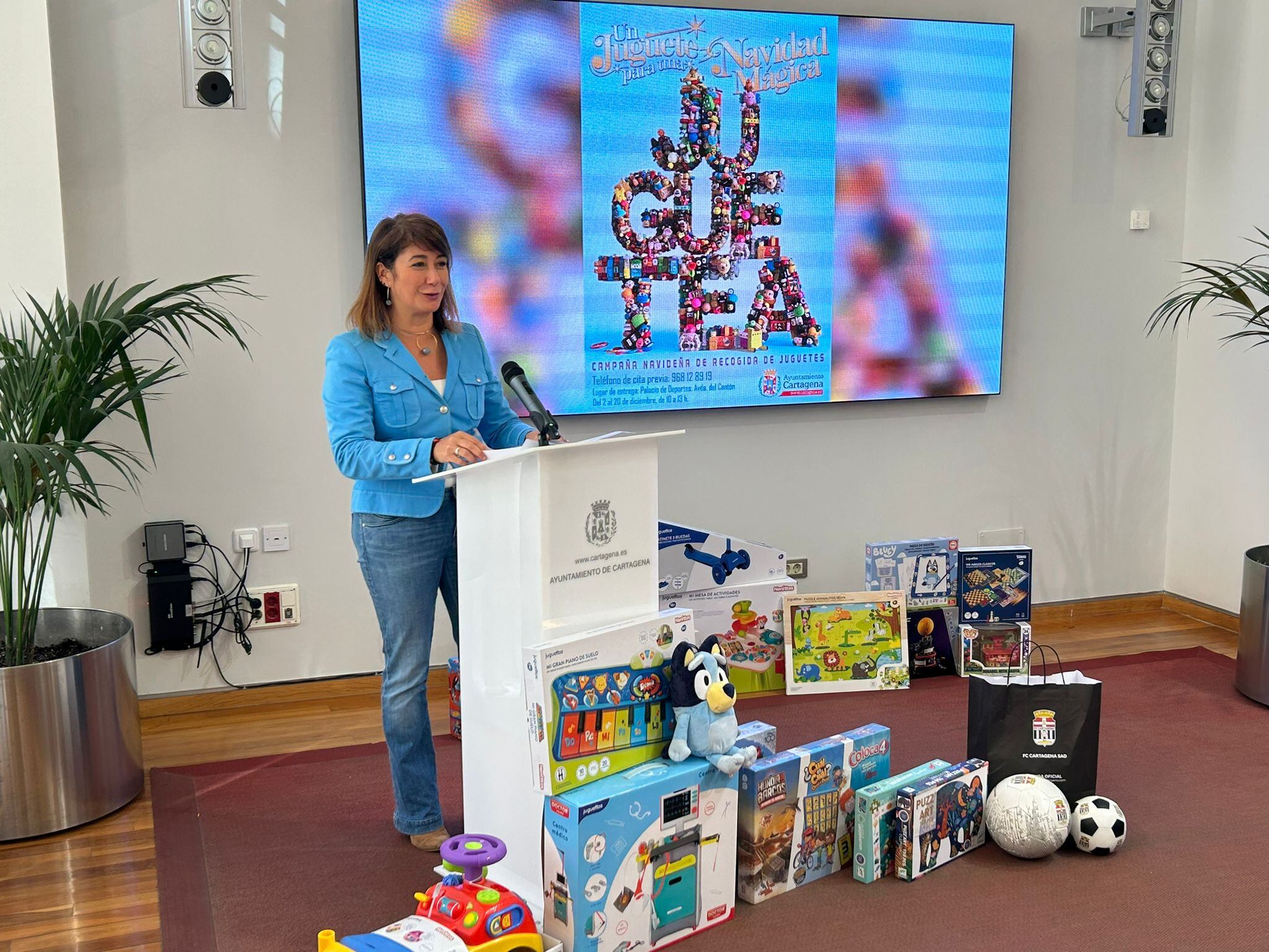 Cristina Mora presenta la campaña de recogida de juguetes