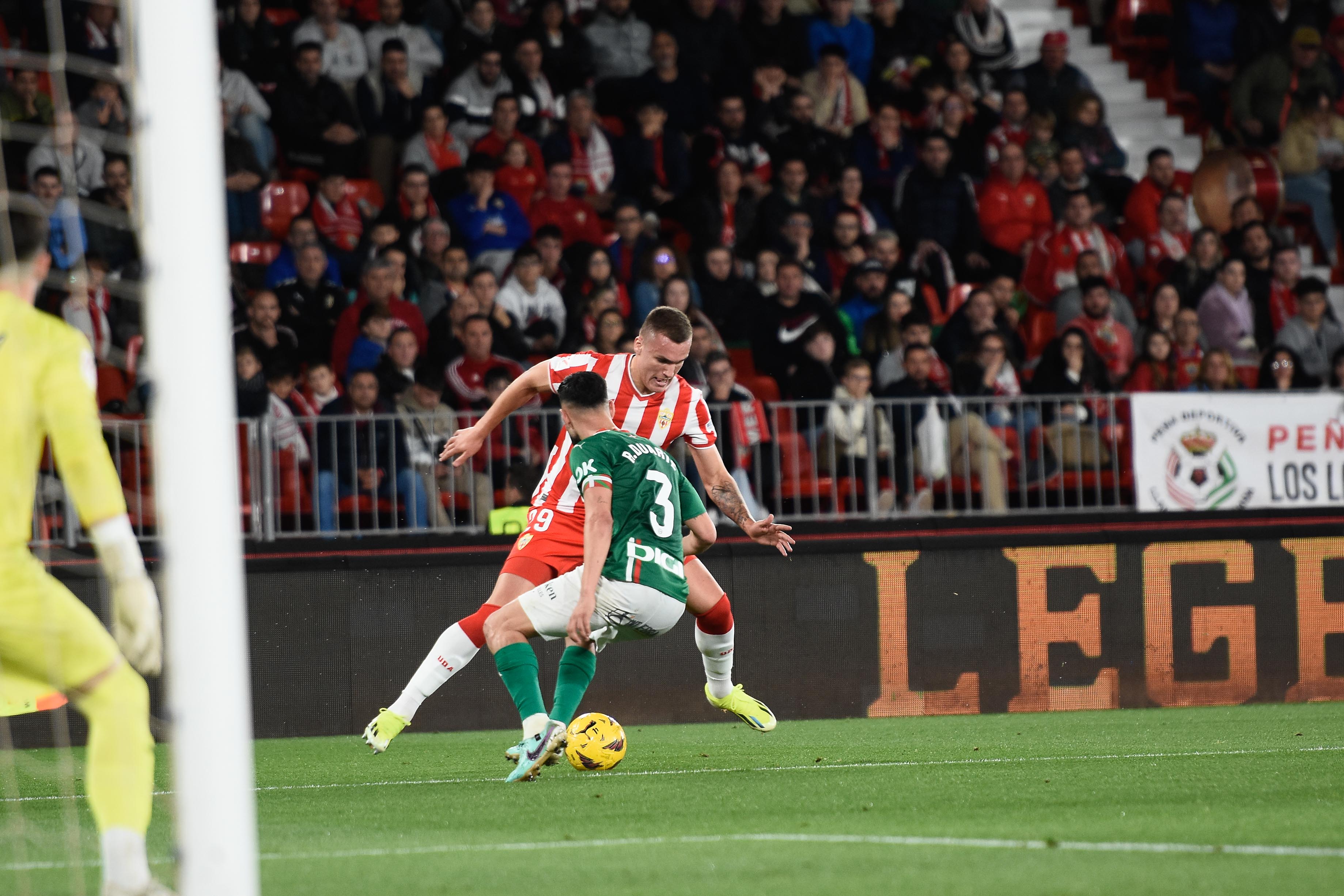 Milovanovic llama a la titularidad en el Almería.