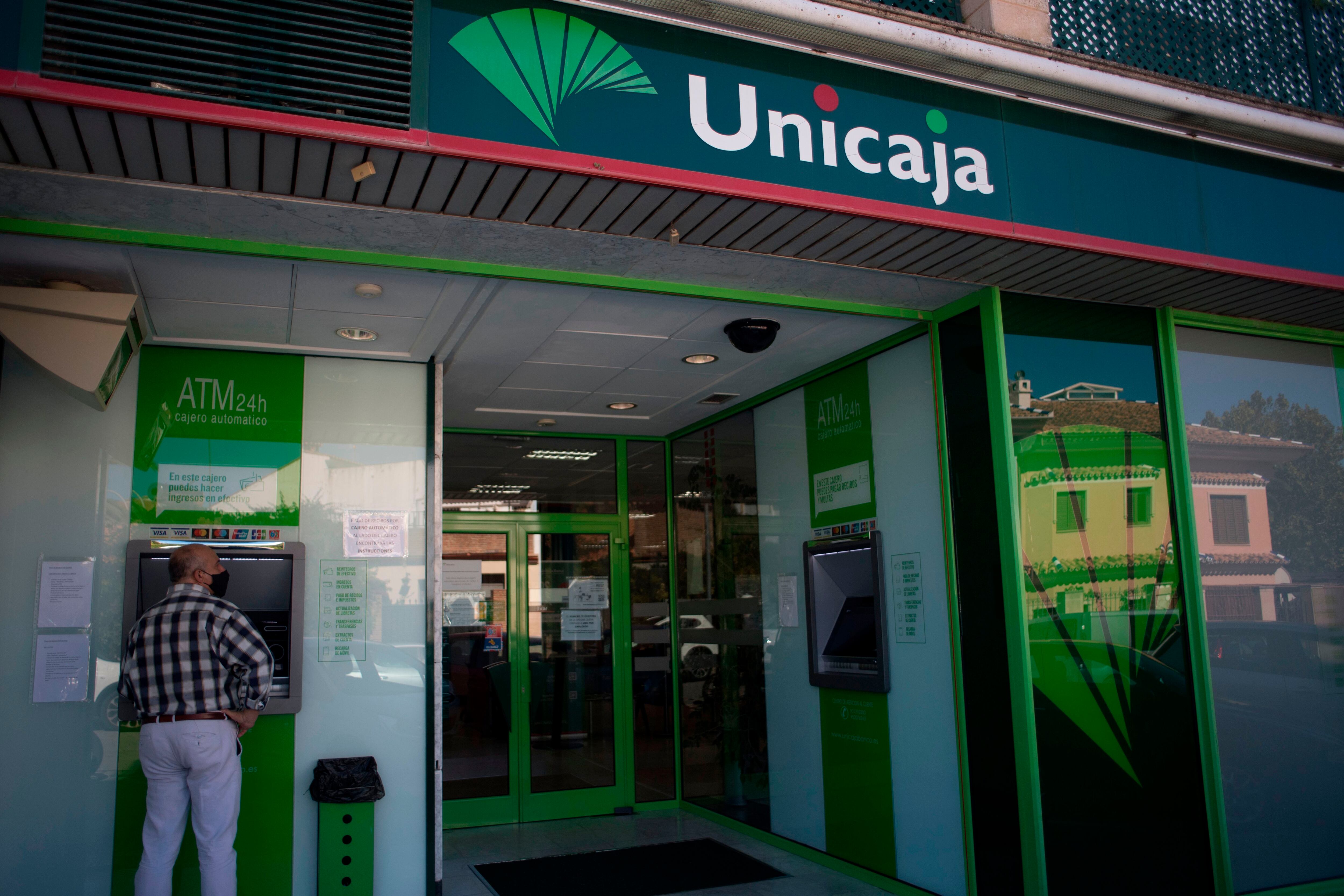 Unicaja cerrará sucursales en Velilla, Villada y Cisneros