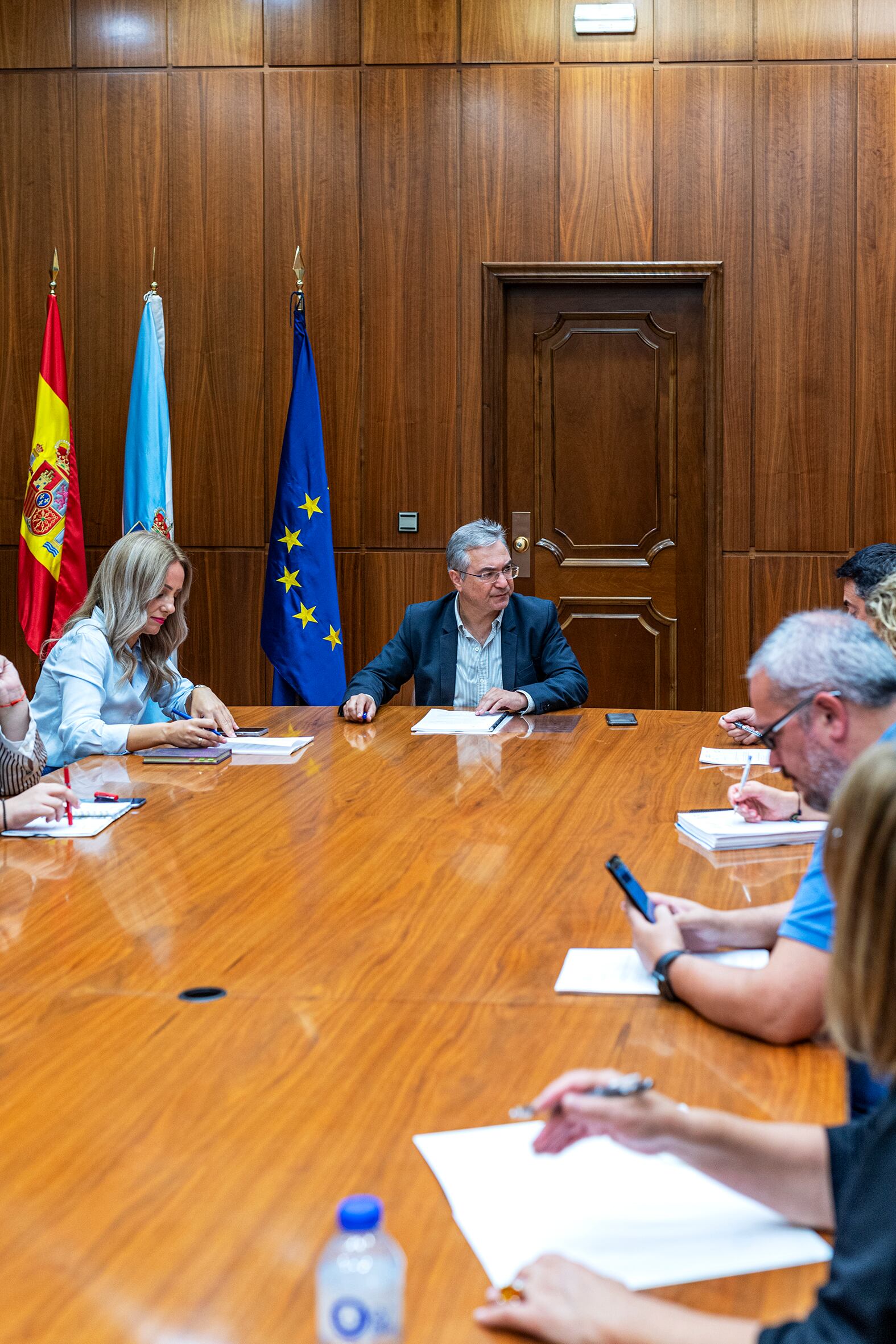 El presidente de la Diputación, Luis Menor, en una junta de gobierno