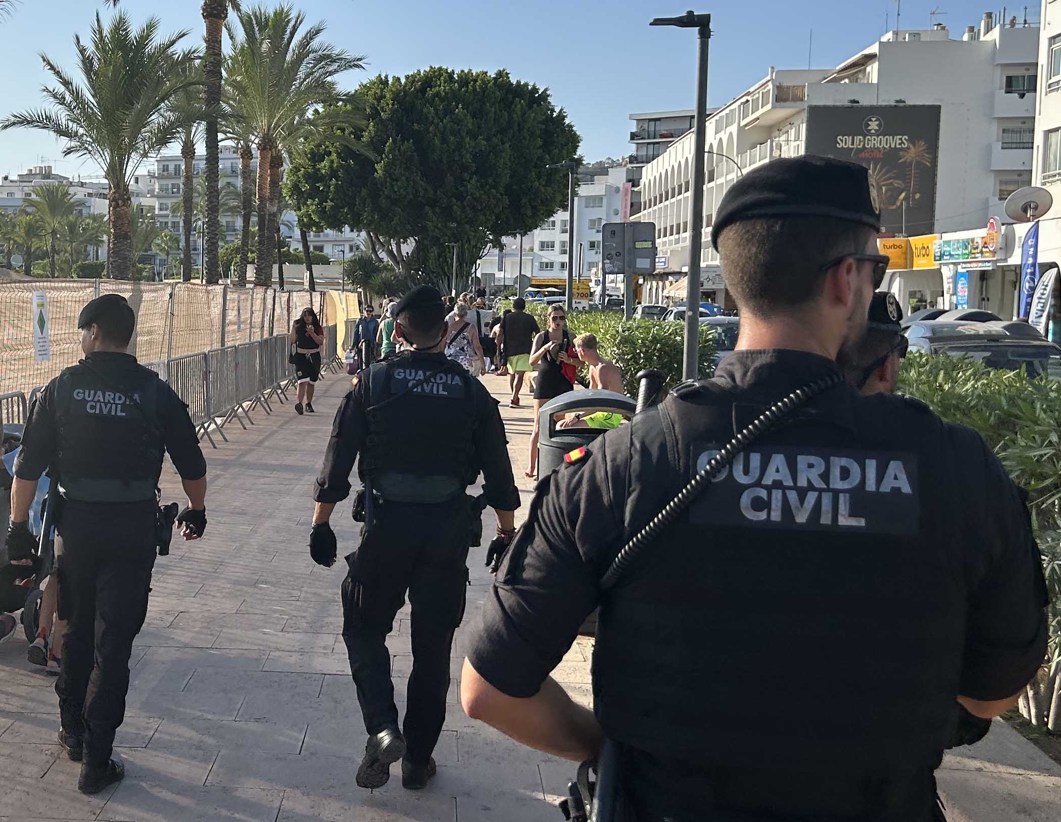 Agentes de la Guardia Civil