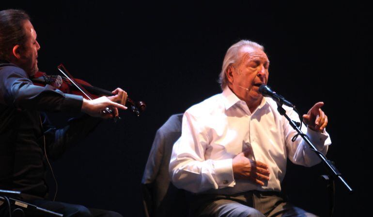 El maestro del cante Juan Peña &#039;El Lebrijano&#039; durante su actuación en la última Bienal de Flamenco