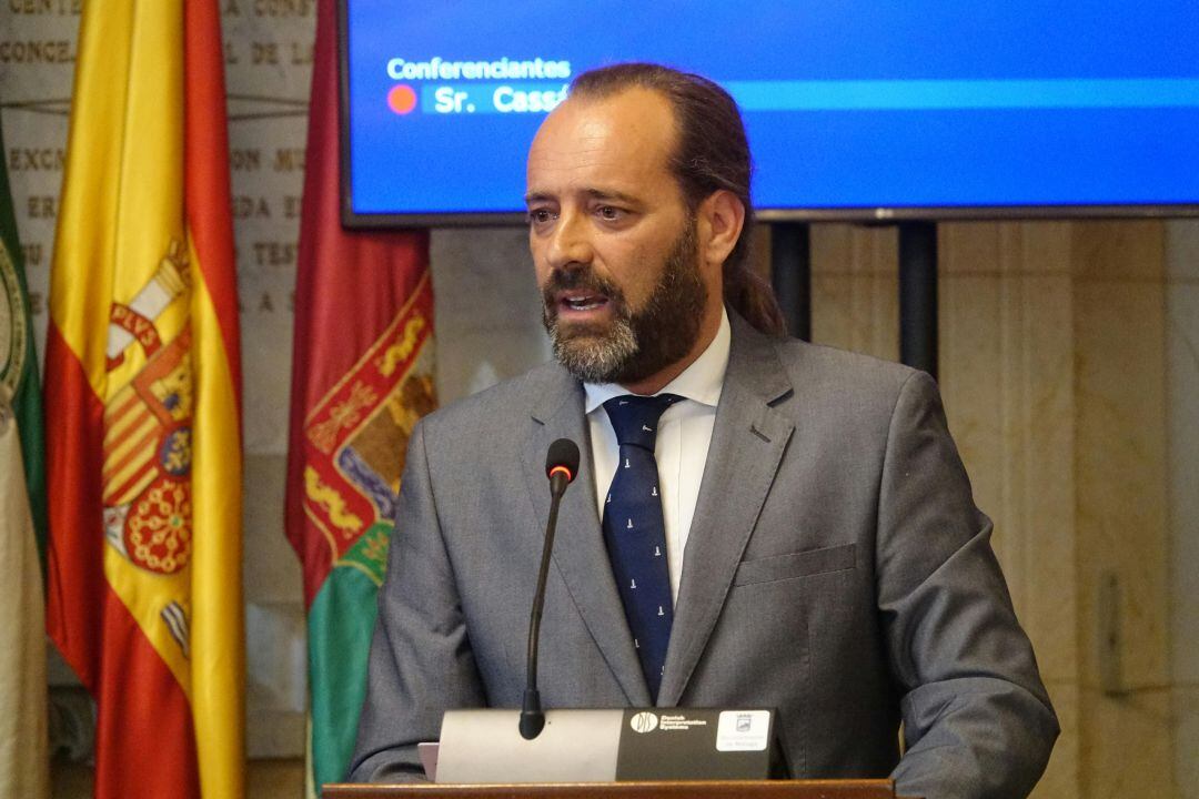 El portavoz de Ciudadanos en el ayuntamiento de Málaga y candidato a la alcaldía, Juan Cassá, durante el Debate del Estado de la Ciudad