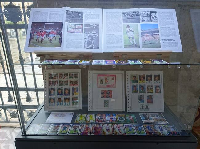 Exposición de sellos en el vestíbulo del edificio del Ayuntamiento de Palencia, en la Plaza Mayor