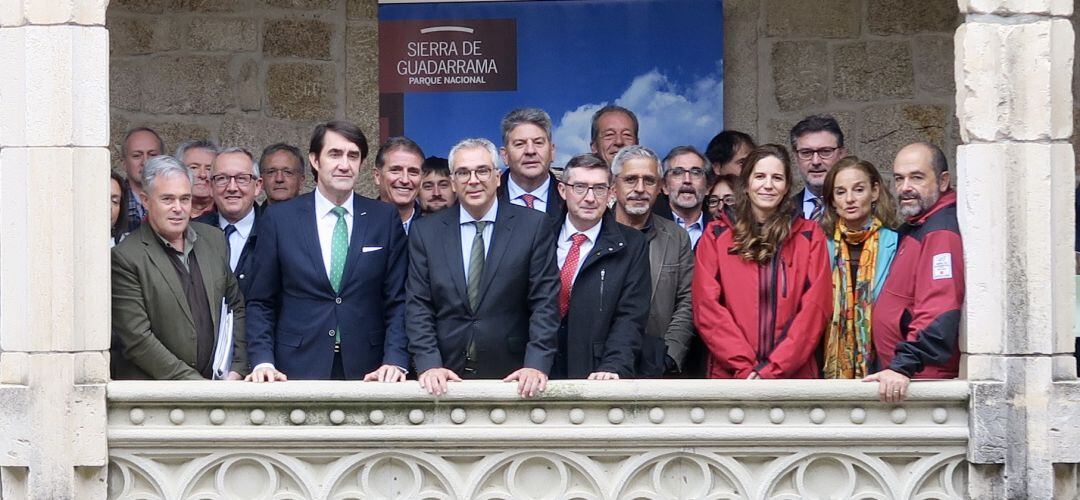 Foto de familia del Patronato del Parque Nacional de la Sierra de Guadarrama en el Castillo de Manzanares