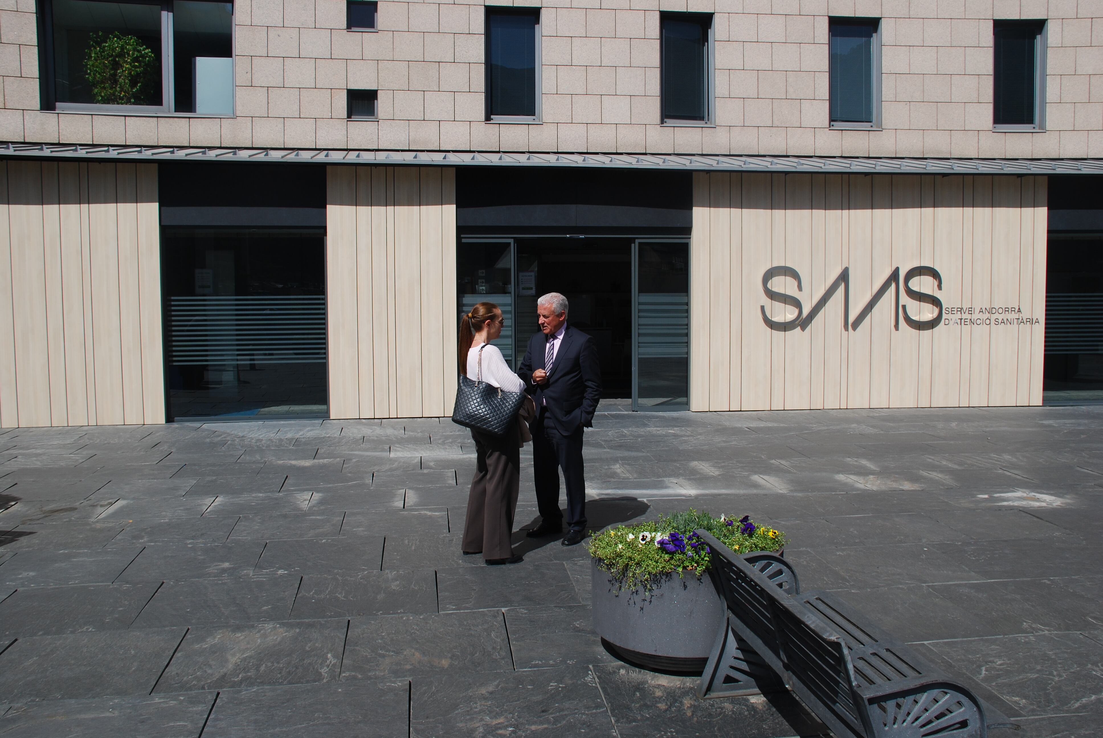 Josep Maria Cabanes i Maribel Lafoz durant l'acte d'aquest matí al SAAS.